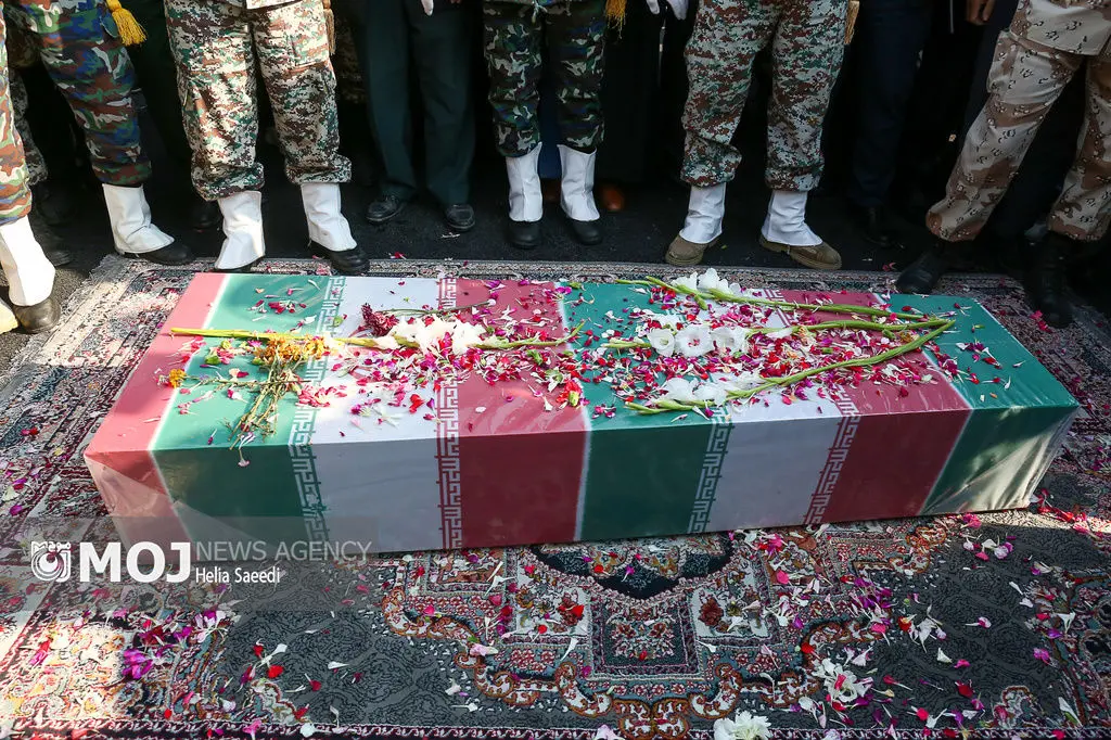 پیکر مطهر شهید گمنام دفاع مقدس در شرکت نفت و گاز مارون به خاک سپرده شد 