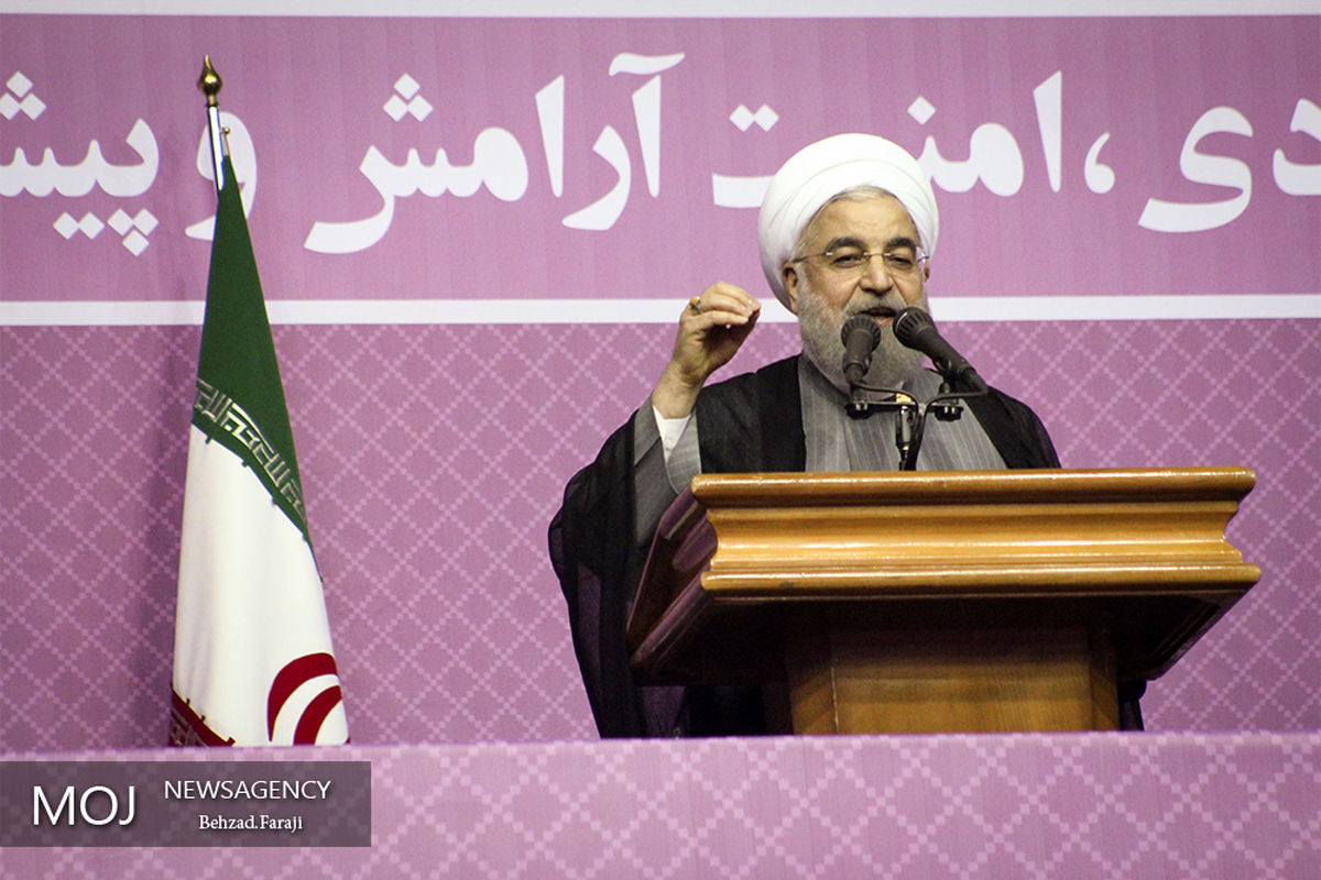 روحانی: نیازمند دولت پاسخگو هستیم