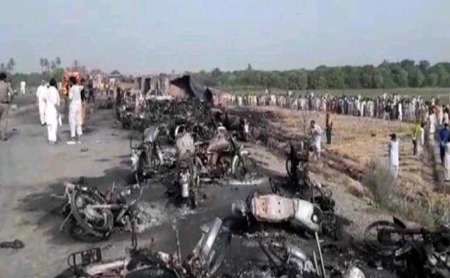 123 کشته و 130 زخمی در پی واژگونی تانکر نفت در'باهاوالپور' پاکستان