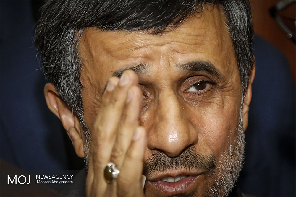 احمدی نژاد از رهبر معظم انقلاب تشکر کرد