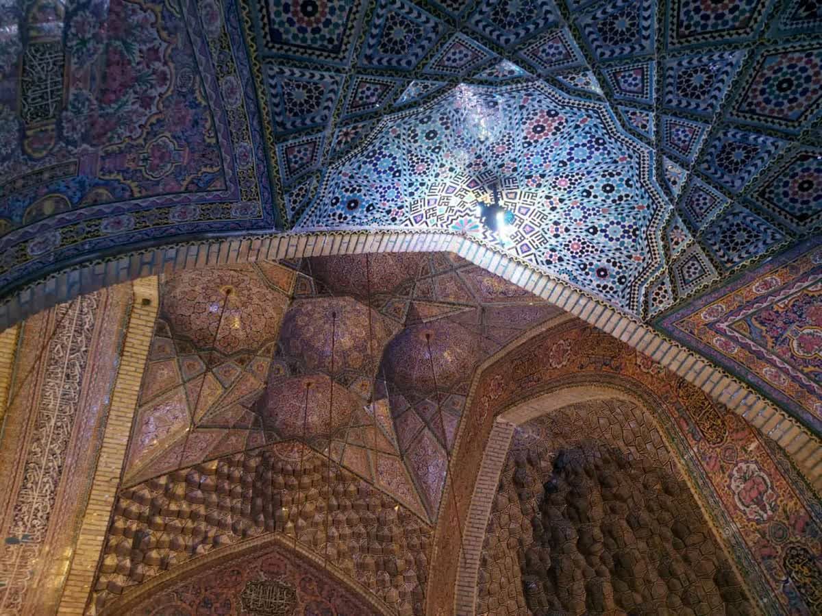 ساخت فیلم مستند کاشی هفت‌ رنگ و منبت شیراز