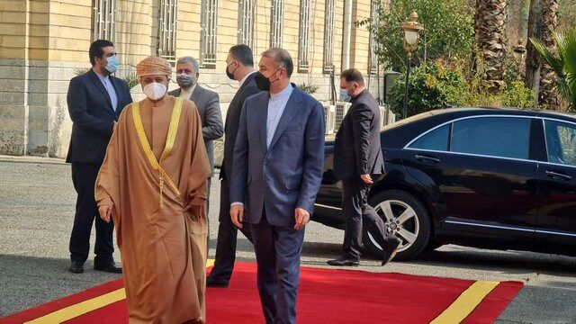 دیدار و گفتگو وزیر خارجه عمان با امیرعبداللهیان