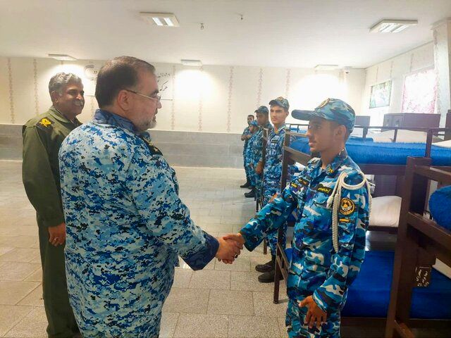 فرمانده نیروی هوایی ارتش از یگان سربازی قرارگاه پشتیبانی نهاجا بازدید کرد