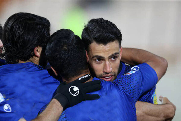 نتیجه بازی استقلال و شاهین شهرداری‌ بوشهر در نیمه نخست