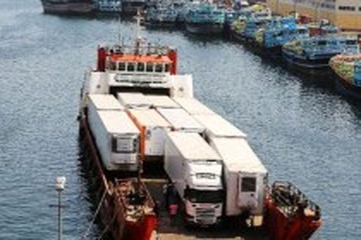 خط کانتینر یخچالی بندرجاسک به عمان راه اندازی شد