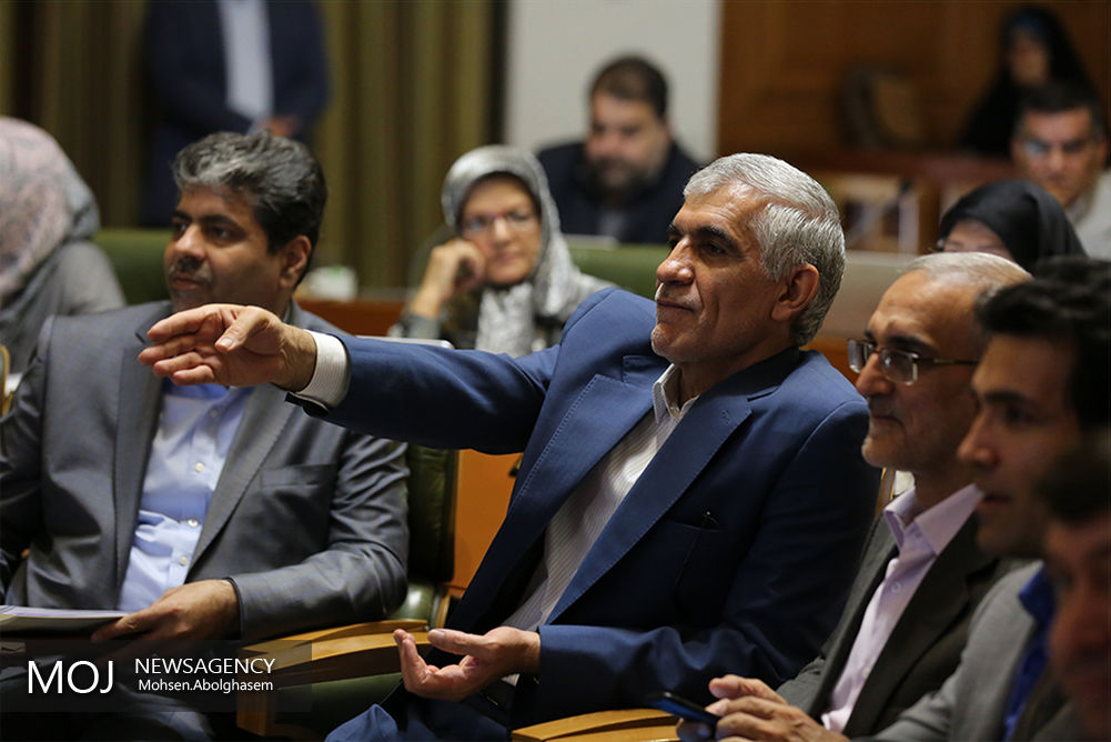 هشتاد و یکمین جلسه شورای شهر با حضور شهردار تهران
