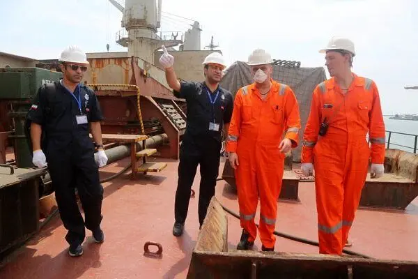 بازرسی گسترده شناورها در آب‌های هرمزگان/ نواقص فنی برطرف شد