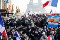 تظاهرات هزاران فرانسوی برای استعفای مکرون