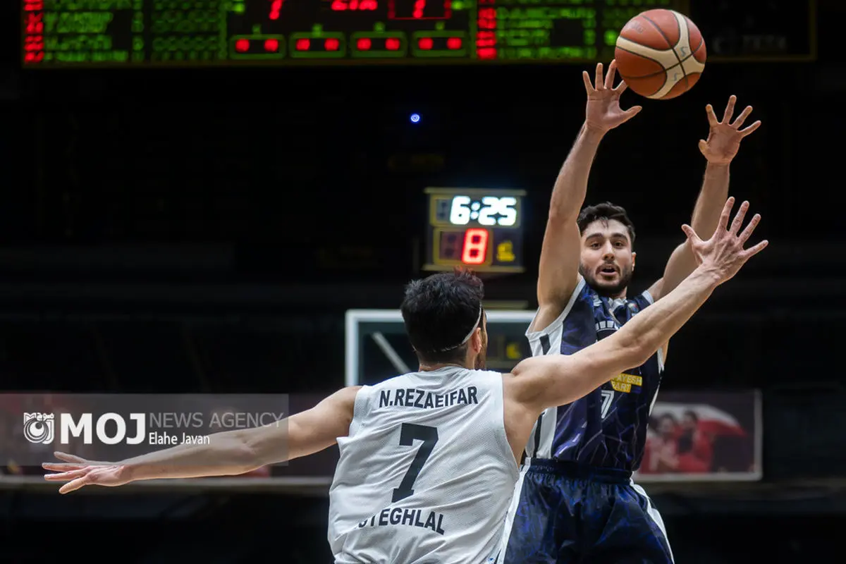 دیدار تیم های بسکتبال استقلال - پایش پارت