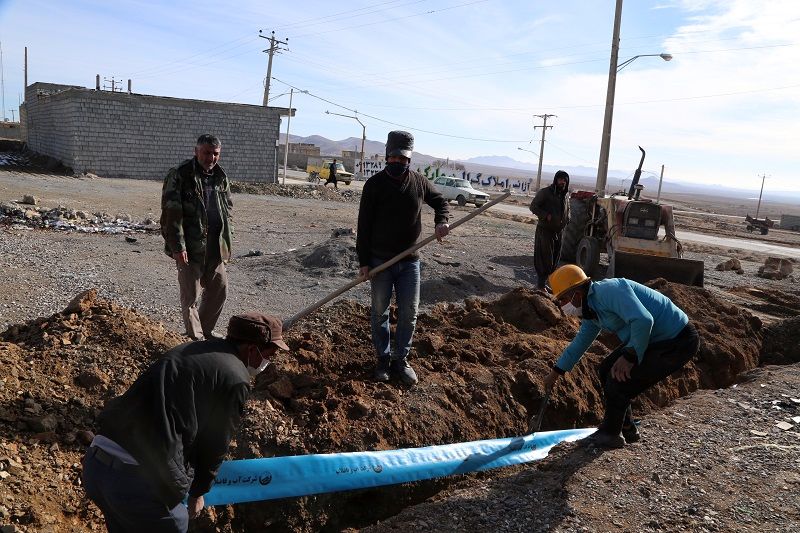 پیشرفت 50 درصدی اصلاح شبکه توزیع آب فرسوده 9 روستای تیران و کرون در اصفهان