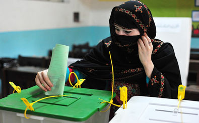 عمران خان خود را پیروز انتخابات پاکستان اعلام کرد