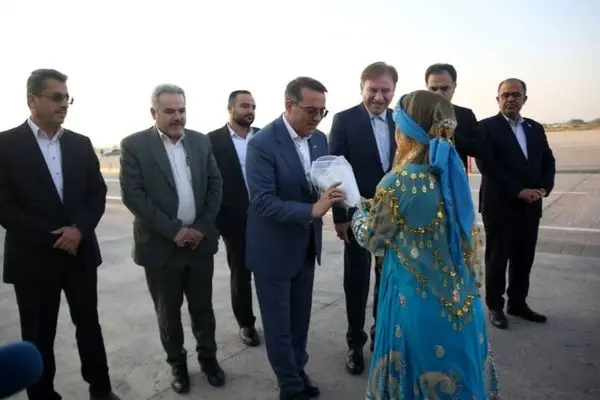 سفر یک‌روزه معاون رئیس‌جمهور و رئیس سازمان اداری و استخدامی کشور به استان بوشهر