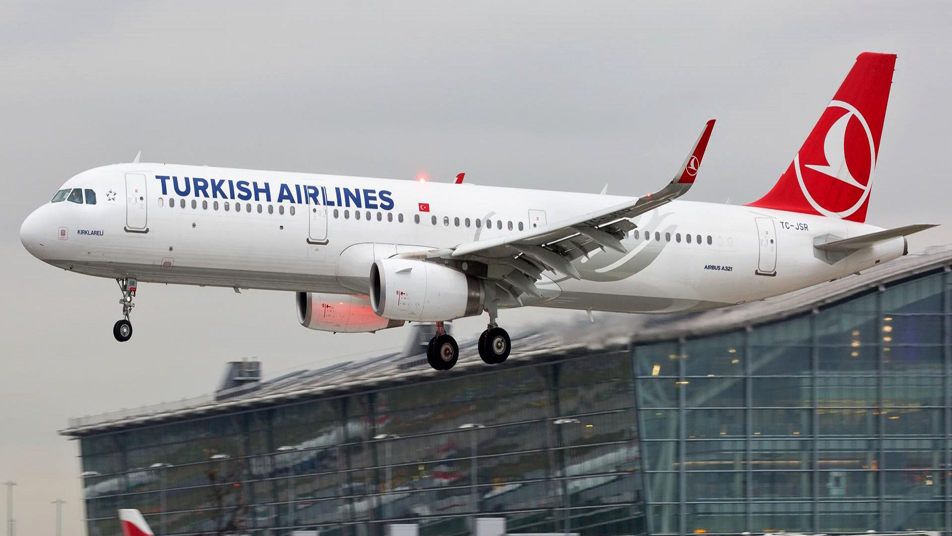 فرود اضطراری هواپیمایی ترکیش در فرودگاه مهرآباد