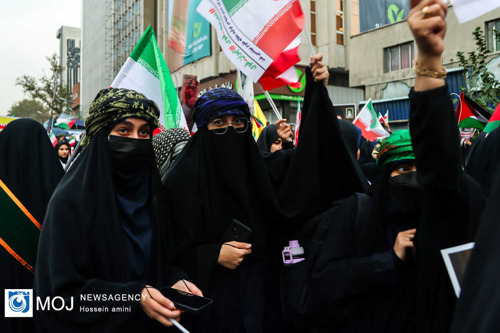 نمازگزاران پایتخت در محکومیت جنایت تروریستی در کرمان تظاهرات کردند