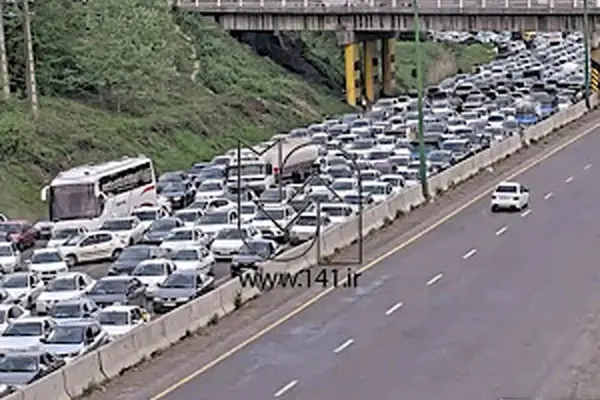 موج بازگشت سفرهای نوروزی و ترافیک سنگین وسایل نقلیه در برخی از محورهای مواصلاتی کشور