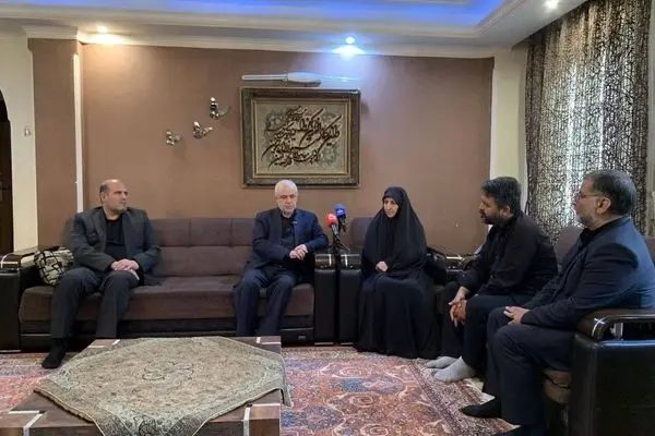 رهبر انقلاب دغدغه‌مند و نگران خانواده شهدا هستند