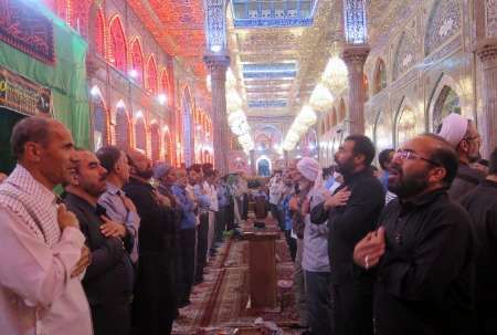 زائران ایرانی در حرم حضرت سیدالشهدا(ع) عزاداری کردند
